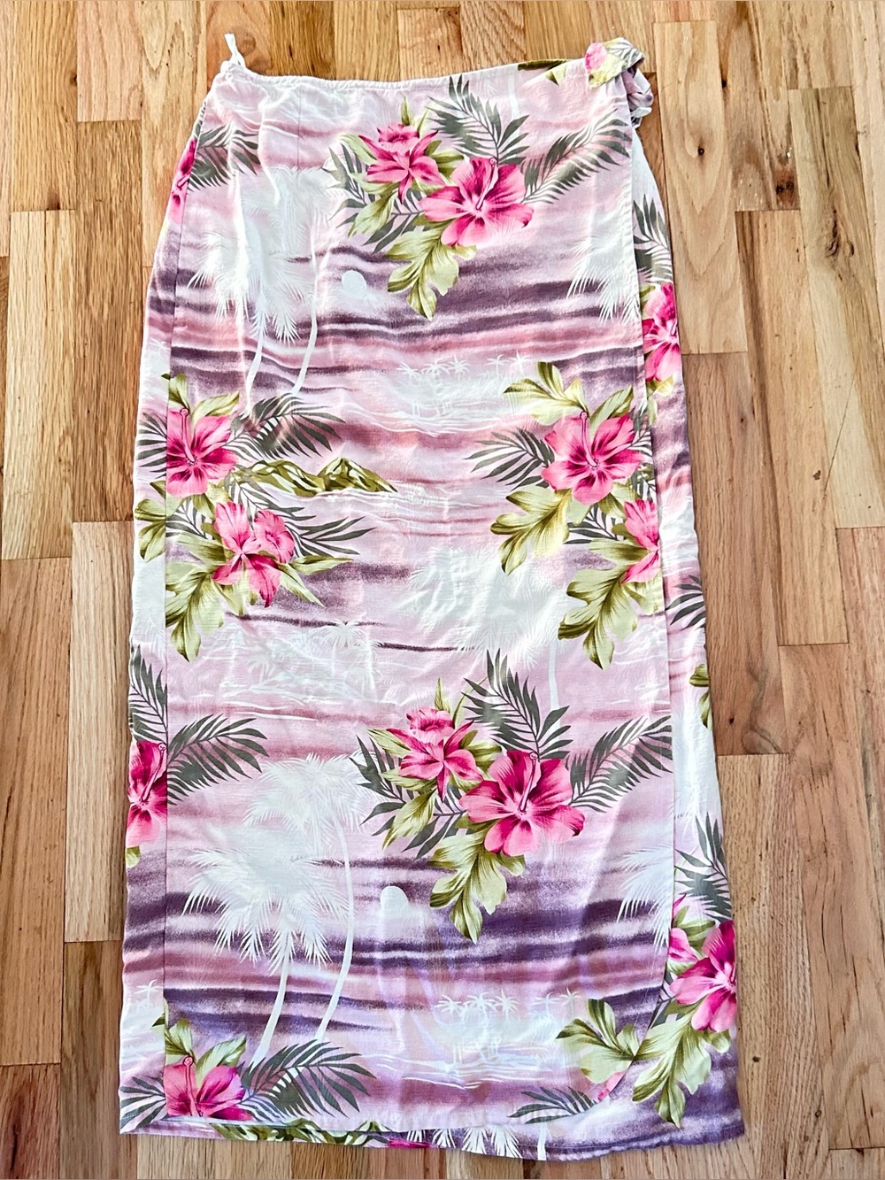 Tommy Bahama Women’s 100% Silk Pink Hawaiian Print Skirt Wrap Around Size M